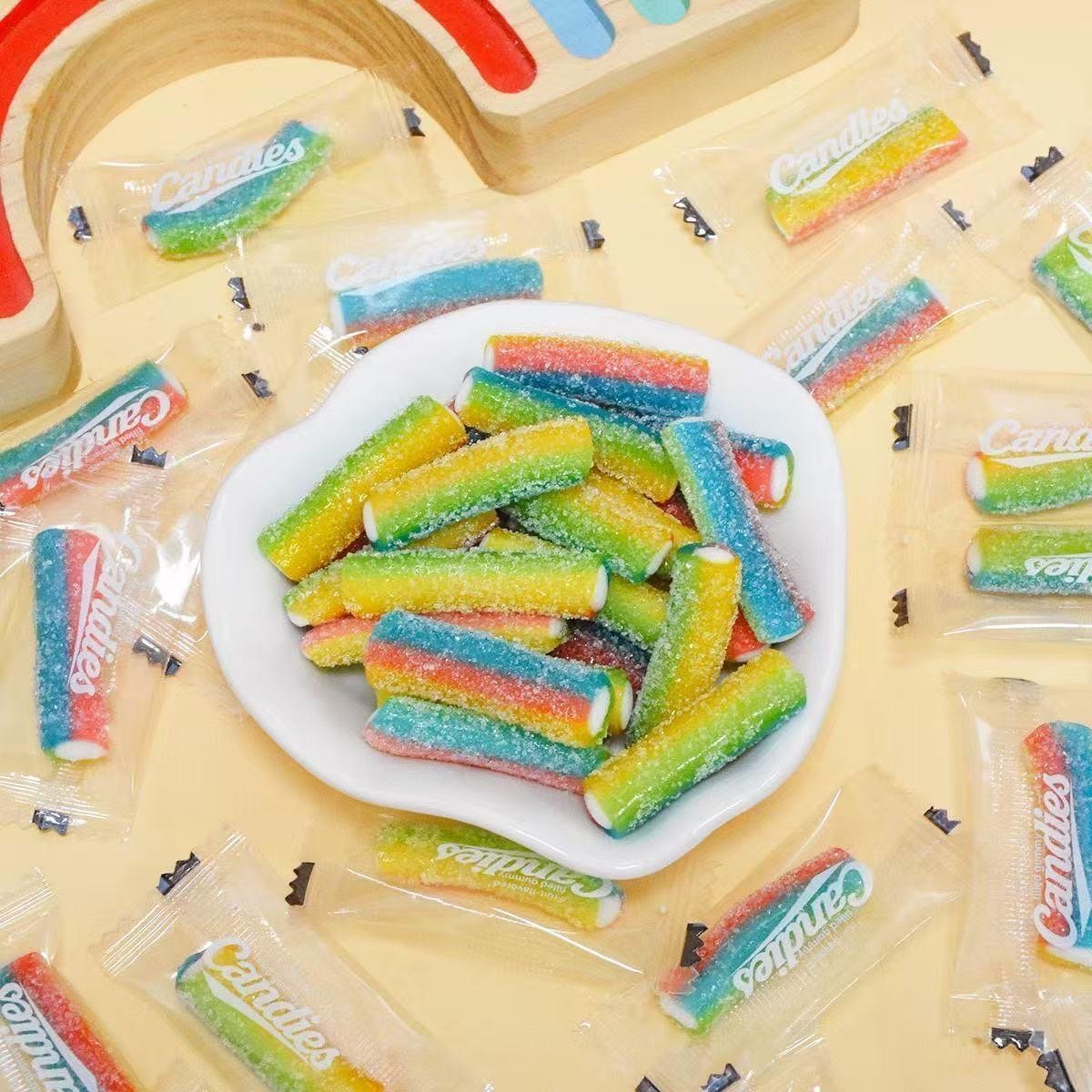 Yicaiduo-Rainbow-Sandwich-Gummy-Main-Shot Rainbow Filled Gummies - Image 2