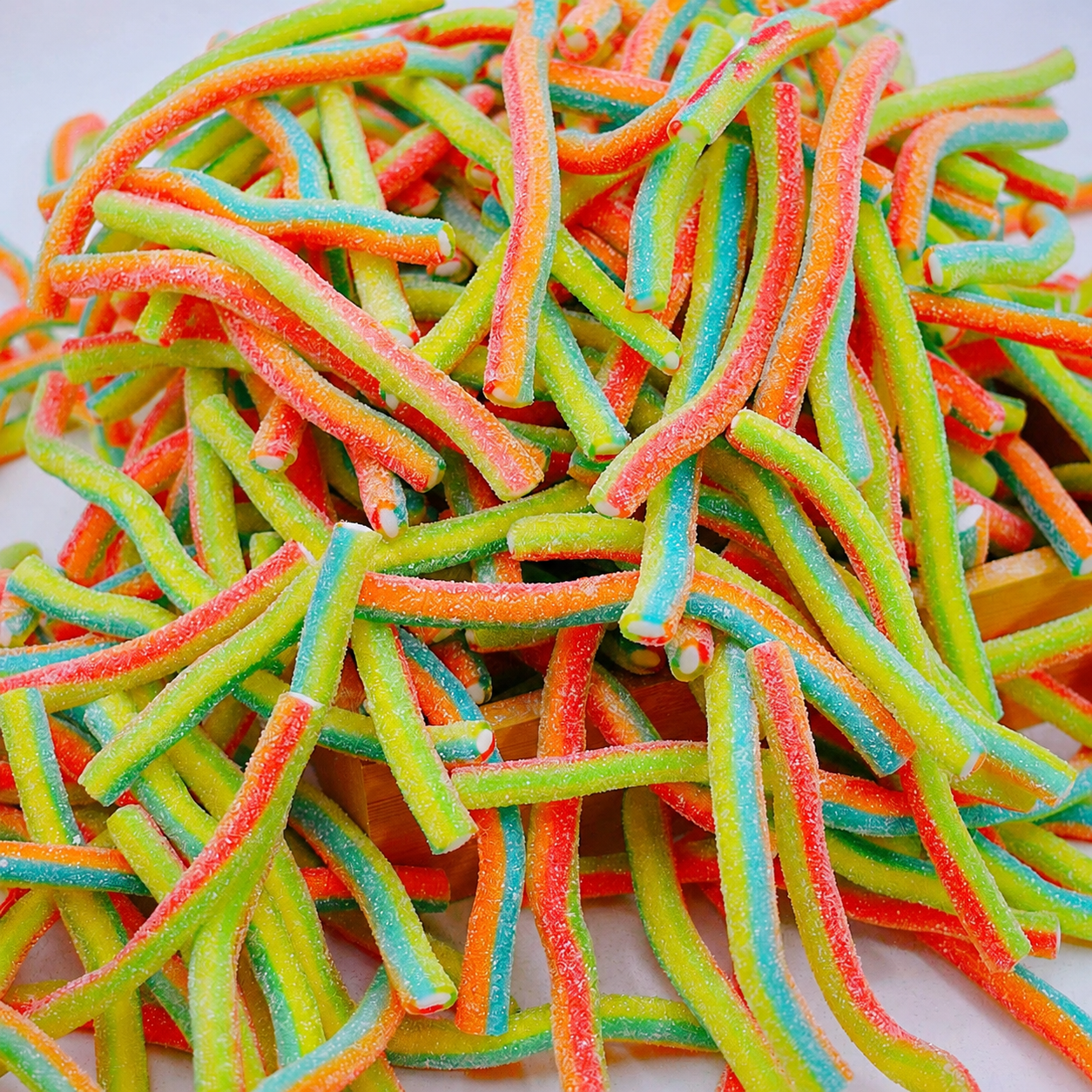 Yicaiduo Rainbow Long Center Filled Candy